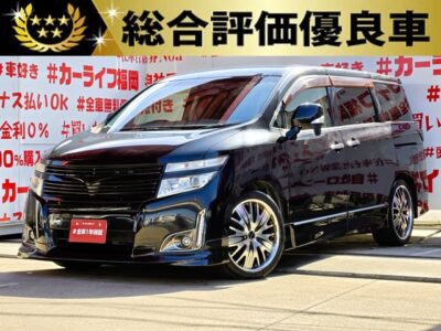 ELGRAND　エルグランド　250ハイウェイスターアーバンクロム【カスタム】【特別仕様車】【総合評価優良車】💎純正フロントハーフエアロ＆社外フロントグリル＆ＡＭＥモデラート２０インチＡＷ＆ヴァレンティＬＥＤスモークテールランプ＆アイバッハダウンサススプリング装着済💎両側パワースライドドア🚪＆ワンタッチオープナー機能付で乗降り楽々🎉アルパインＨＤＤナビ🗾ＤＶＤ💿ハンズフリー📱フルセグＴＶ内蔵型📺走行中映像視聴可能👀高級感溢れるインパネ内装・ハーフレザーシート装備💺✨７人乗りキャプテンシート・オットマン機能付💎アルパイン１０.２インチフリップダウンモニターでリアエンタメもＯＫ📺ＨＩＤヘッドライト＆フォグランプ＆デイライト付で夜間視野確保🔦🚗福岡店専用HPでも在庫確認可能‼✨ 【carlifegroup.fukuoka.jp/】で検索🕵️‍♂️