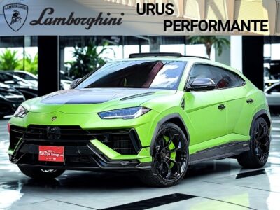 Lamborghini Urus　ウルス　ペルフォマンテ【４ＷＤ】【ワンオーナー車】🎉オリジナルオプションカラーＶｅｒｄｅ Ａｌｉｃｏ（マットグリーン）やカーボンファイバーボンネット等・メーカオプション総額１，０００万円以上💎絶対的なオールラウンド・スーパースポーツカーＳＵＶ💎４，０００ｃｃのＶ８ツインターボエンジンから生み出される６６６馬力のハイパワー🔥0-100ｋｍ/ｈ加速３．３秒😲最高速度３０６ｋｍ/ｈ！　ＡＮＩＭＡコントローラーで好みのドライビングモードをコマンド設定が可能🔘👆😲ガラス・ボディ全面プロテクション加工済み🪟メーカー保証継承可能💎