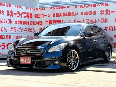 FUGA フーガ　370GT【カスタム】＂💎フロント大型オプションバンパー＆ＳＴＥＡＬＴＨ　Ｂａｓｉｃ車高調ローダウン＆ＷＯＲＫシュバート１９インチＡＷ装着💎＂Ｖ６・３，７００ｃｃ！！驚異の３３３馬力のハイパワーエンジン🔥純正ＨＤＤマルチナビ🗾ＤＶＤ📀Ｂｌｕｅｔｏｏｔｈ🎶📱📞フルセグＴＶ内臓型📺💎高級感溢れるウッド調パネル＆ハーフレザーシート💺クルーズコントロール機能付で楽々高速走行🚗納車時新品タイヤ装着🌈車検２年付🚗福岡店専用HPでも在庫確認可能‼✨ 【carlifegroup.fukuoka.jp/】で検索🕵️‍♂️