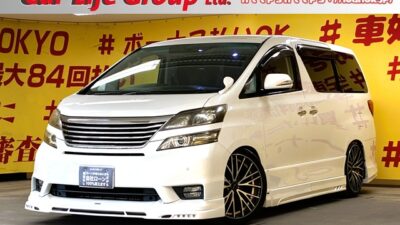 VELLFIRE ヴェルファイア 2.4Z【カスタム】【車検2年付】💎フルカスタム・ヴェルファイア入荷💎ROWEN製フルエアロ・4本出しリアマフラー・車高調ローダウン🚗社外LEDテールライト✨ホットスタッフ・プレシャス20インチAW🛞カロッツエリアメモリーナビ🗾CD・DVD📀Bluetooth🎶地デジTV内蔵📺走行中視聴可👀Pioneer製サブウーファー🎵後席フリップダウンモニター装備🖥️7人乗キャプテンシートでゆっくりクルージング💺車検2年付🌈TOKYO店専用HPにて更新中❗ carlifegroup.tokyo.jpで検索🕵️♂️🌛《1年保証付》