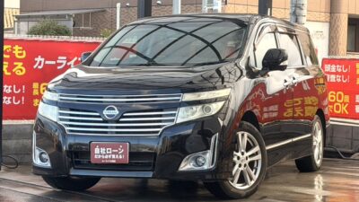 エルグランド　250  HWS　人気の日産高級ミニバン✨　車内はハーフレザーシートや助手席側オットマンなど快適で高級感あります🤗　後席はキャプテンシート&オットマンやフリップダウンモニター付きで長時間のドライブも快適🚗💨　全方位を映し出すアラウンドビューモニター搭載で駐車が苦手な方でも安心して駐車可能です✌️　🌜大阪店専用HPも要チェック❗carlifegroup.jp で検索🕵️‍♂️　Instagram・Twitter・TikTokも随時更新中❗❗🌛《1年保証付》