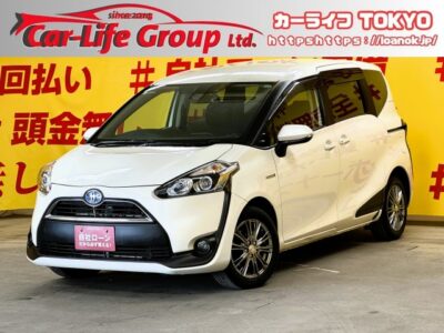 SIENTA　シエンタ　HYBRID　G　【車検２年付】両側パワースライドドア🚪ワンプッシュオープナー付で乗り降りラクラク👌👑コンパクトサイズでありながら3列シート7人乗り👑サードシートは床下収納タイプで広いラゲッジスペースにも変更できます💺🧳ドライブレコーダー付きで安心安全🎥✨トヨタセーフティセンス（衝突軽減ブレーキ）＋オートハイビーム付きＬＥＤヘッドライト装着で安全機能抜群🔦純正メモリーナビ🗾ＤＶＤ📀Ｂｌｕｅｔｏｏｔｈ🎶📱📞フルセグＴＶ内蔵型📺🌈JC08モード走行燃費27.2km／Lの低燃費🍀月々３万円台からOK👌　🌜TOKYO店専用HPにて更新中❗ carlifegroup.tokyo.jpで検索🕵️‍♂️🌛《1年保証付》