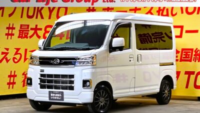 HIJET　ハイゼットカーゴ　クルーズ　＂令和４年式・走行距離４万ｋｍ台・人気７００型＂💎上級グレード【現行型】💎安心の運転支援・スマートアシスト機能＆デジタルインナーミラー付💎ストラーダメモリーナビ🗾ＤＶＤ📀ハンズフリー📱📞地デジＴＶ内蔵型📺両側スライドドア🚪バックカメラ付で駐車も楽々✨楽々乗降りプッシュスタート🔘スマートキータイプ👆ＬＥＤヘッドライト＆ＬＥＤフォグランプ付で夜間視野確保🔦燃費性能もＯＫ🍃カタログ燃費・ＪＣ０８モード２０．５ｋｍ🍃抜群の収納スペース・ルーフシェルフ付😊✨黒ナンバー(事業用)登録も追加料金なしで登録可能✨🎉TOKYO店専用HPにて更新中❗ carlifegroup.tokyo.jpで検索🕵️‍♂️🌛《1年保証》