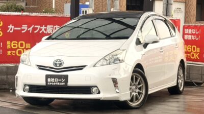 プリウスα　Gツーリングセレクション　スカイライトパッケージ　開放感抜群のツインガラスルーフが装備された希少グレード⛅　3列シート7人乗りtypeで人数も乗れます💺　障害物センサーやバックカメラ、ドライブレコーダーなど安心な装備も搭載🤗　外装はルーフがブラックになっており一味違うアクセントになっています✨　🌜大阪店専用HPも要チェック❗carlifegroup.jp で検索🕵️‍♂️　Instagram・Twitter・TikTokも随時更新中❗❗🌛《1年保証付》