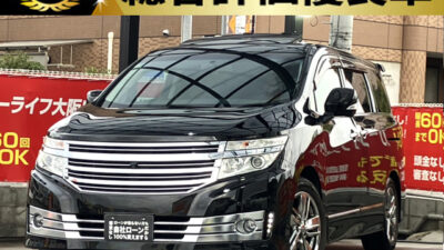 エルグランド　ライダー　【総合評価優良車】　豪華装備が充実した1台✨　7人乗りtypeで本革シートにキャプテンシート＆オットマンや前席パワー&メモリーシートやシートヒーターも搭載🔥　開放感抜群のWサンルーフ🌞　パワーバックドアでトランクの開閉も楽々👌　全方位を映し出すアラウンドビューモニターで駐停車も安心📷　🌜大阪店専用HPも要チェック❗carlifegroup.jp で検索🕵️‍♂️　Instagram・Twitter・TikTokも随時更新中❗❗🌛　《1年保証付》