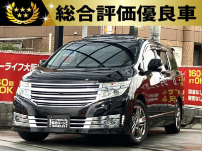 エルグランド　ライダー　【総合評価優良車】　豪華装備が充実した1台✨　7人乗りtypeで本革シートにキャプテンシート＆オットマンや前席パワー&メモリーシートやシートヒーターも搭載🔥　開放感抜群のWサンルーフ🌞　パワーバックドアでトランクの開閉も楽々👌　全方位を映し出すアラウンドビューモニターで駐停車も安心📷　🌜大阪店専用HPも要チェック❗carlifegroup.jp で検索🕵️‍♂️　Instagram・Twitter・TikTokも随時更新中❗❗🌛　《1年保証付》