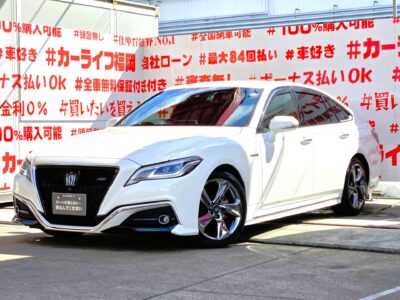CROWN　クラウン　ハイブリッド　RS　【カスタム】　🌈２２０クラウンＨＶ　カーライフ福岡店初入庫🌈💎ＲＯＷＥＮリアアンダーディフューザー＆ＲＯＷＥＮ４本出しマフラー装着済💎✨プリクラッシュセーフティ＆アドバンストパーク＆リアクロストラフィックアラート等の安全装備多数🔥ＬＥＤシーケンシャルタイプターンランプ＆ＬＥＤヘッドライト＆ＬＥＤフォグランプ付で夜間視野確保💡メッシュタイプのフロントグリルを採用💎黒本革シート💺シートエアコン🌀＆シートヒーター付🔥高級感のあるインテリア🚨カタログ燃費ＷＬＴＣモード２０．０ｋｍ／Ｌ🍃ＥＴＣ２．０＆レーダークルーズコントロール付で高速での運転も楽々🚗✨純正８インチ＆７インチのダブルディスプレイメーカーナビ🗾Ｂｌｕｅｔｏｏｔｈ📞📲フルセグＴＶ内蔵型📺走行中映像視聴可能👀🚗福岡店専用HPでも在庫確認可能‼✨ 【carlifegroup.fukuoka.jp】で検索🕵️‍♂️