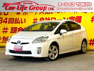 PRIUS　プリウス　S　【車検2年付】【1年保証】✨トヨタ純正SDナビ🤩ワンセグTV＆バックカメラ+ステアリングスイッチ！DVD再生も可能ですよ✨Sツーリング専用17インチAW！ビルドインETCなので見た目もすっきり&高速道路での乗り降り楽々🌈エンジン楽々スタート！スマートキー&プッシュスタート付き🔰　カタログ燃費JC08モード30.4㎞/ℓ🌛TOKYO店専用HPにて更新中❗ carlifegroup.tokyo.jpで検索🕵️‍♂️🌛