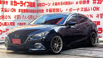 AXELA　アクセラ　15S　ツーリング　【カスタム】【ユーザー買取車】💎マツダの人気スポーツコンパクト💎車高調ローダウン＆WORK製19インチAW装着🚗純正SDナビ🗾地デジフルセグTV内蔵型📺CD・DVD・SD視聴可能📀Bluetooth接続できます🎶ヘッドアップディスプレイ🖥️パドルシフトで楽しくドライブ👍HIDヘッドライト＆LEDフォグライト・自動防眩ルームミラーで夜間走行も安心🌟ブラインドスポットモニターで後続車の接近を感知🚗納車時タイヤ4本交換🌈福岡店専用HPでも在庫確認可能‼✨ 【carlifegroup.fukuoka.jp/】で検索🕵️‍♂️
