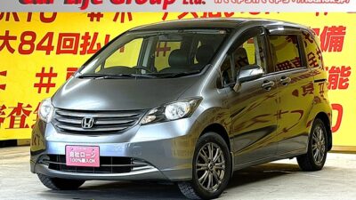 FREED　フリード　Ｇジャストセレクション　💎月々１万円台～💎💎納車時新品タイヤ装着💎人気コンパクトミニバン３列シート💺７人乗りタイプ🚗✨ＫＥＮＷＯＯＤメモリーナビ🗾ＤＶＤ📀Ｂｌｕｅｔｏｏｔｈ🎶📱バックカメラ付きで駐車時も安心安全👀お子様連れでも楽々開閉の両側スライドドア＆片側パワースライドドア装備🚪ウォークスルー可能で大人数でのお出掛けも楽々😊　🌛TOKYO店専用HPにて更新中❗ carlifegroup.tokyo.jpで検索🕵️‍♂️🌛《1年保証付》