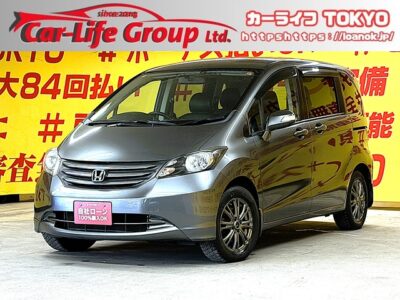 FREED　フリード　Ｇジャストセレクション　💎月々１万円台～💎💎納車時新品タイヤ装着💎人気コンパクトミニバン３列シート💺７人乗りタイプ🚗✨ＫＥＮＷＯＯＤメモリーナビ🗾ＤＶＤ📀Ｂｌｕｅｔｏｏｔｈ🎶📱バックカメラ付きで駐車時も安心安全👀お子様連れでも楽々開閉の両側スライドドア＆片側パワースライドドア装備🚪ウォークスルー可能で大人数でのお出掛けも楽々😊　🌛TOKYO店専用HPにて更新中❗ carlifegroup.tokyo.jpで検索🕵️‍♂️🌛《1年保証付》