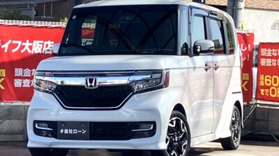 N-BOXカスタム　G　Lターボ　ホンダセンシング　コンパクトなのに高級感のある1台ですっ🚗✨　初めてのお車にもピッタリ🤗💫　前後ドライブレコーダー付きだから安心して走行可能😮‍💨👌　安全装備付きで他人を載せるにも安心して載せれますっ😋✌️　🌜大阪店専用HPも要チェック❗carlifegroup.jp で検索🕵️‍♂️　Instagram・Twitter・TikTokも随時更新中❗❗🌛《1年保証付》