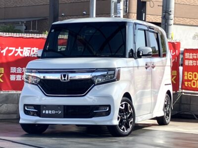N-BOXカスタム　G　Lターボ　ホンダセンシング　コンパクトなのに高級感のある1台ですっ🚗✨　初めてのお車にもピッタリ🤗💫　前後ドライブレコーダー付きだから安心して走行可能😮‍💨👌　安全装備付きで他人を載せるにも安心して載せれますっ😋✌️　🌜大阪店専用HPも要チェック❗carlifegroup.jp で検索🕵️‍♂️　Instagram・Twitter・TikTokも随時更新中❗❗🌛《1年保証付》