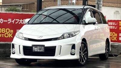エスティマ　アエラス　～後期型～　2列目キャプテンシート＆オットマンの7人乗りtypeで広い室内💺　3列目床下格納や2列目はロングスライドできて荷物も多く載ります👏　Bluetoothオーディオ接続可能のナビや後席はフリップダウンモニターも付いています🎶　🌜大阪店専用HPも要チェック❗carlifegroup.jp で検索🕵️‍♂️　Instagram・Twitter・TikTokも随時更新中❗❗🌛《1年保証付》