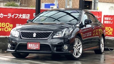 クラウン　2.5アスリート　アニバーサリーエディション　ムーンルーフパッケージ　みんな大好きクラウンアスリート🚗✌️　外装も内装もブラックで統一されていてかっこいい1台✨　サンルーフやその他の装備も搭載で楽しく安心してお車に乗れますね🚘🫧　冬場も快適！シートヒーター搭載‼️💫　🌜大阪店専用HPも要チェック❗carlifegroup.jp で検索🕵️‍♂️　Instagram・Twitter・TikTokも随時更新中❗❗🌛《1年保証付》