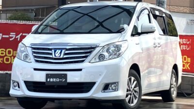 アルファード　ハイブリッドG　燃費性能も優れて内装も高級感のある1台🚗✨　キャプテンシート＆オットマンや前席パワーシート、助手席オットマンでラグジュアリー感ある車内💺　パワーバックドアで車内からも開閉可能😋　低燃費、後席広々空間でお出掛けしてもノンストレスですね✨　🌜大阪店専用HPも要チェック❗carlifegroup.jp で検索🕵️‍♂️　Instagram・Twitter・TikTokも随時更新中❗❗🌛《1年保証付》