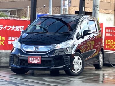 フリード　ハイブリッド　ジャストセレクション　クルーズコントロール搭載で高速道路の運転も疲れない😮‍💨💫　コンパクトカーなのにスライドドア付きで乗り降りラクチン✌️✨　3列シートで後席広々空間🫧👌　🌜大阪店専用HPも要チェック❗carlifegroup.jp で検索🕵️‍♂️　Instagram・Twitter・TikTokも随時更新中❗❗🌛《1年保証付》