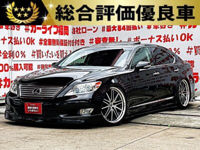 LEXUS　レクサス　LS460　バージョンSZ　＂中期型＂【カスタム】【総合評価優良車】💎トラフィックスター２１インチＡＷ＆ＡＩＭＧＡＩＮフルエアロ＆ＡＩＭＧＡＩＮ２本出しマフラー装着済💎エアサスコントローラー付で簡単ローダウン🔥大解放のサンルーフ付🔥純正ＨＤＤマルチナビ🗾ＤＶＤ６連チェンジャー📀Ｂｌｕｅｔｏｏｔｈ🎶📱📞フルセグＴＶ内蔵型📺走行中映像視聴可能👀本革エア―シート💺シートエアコン🌀装備車🚘パドルシフトで簡単シフトチェンジ・スポーツモードもＯＫ🏁レクサスプレミアムサウンドで高音質も楽しめる🎉🚗福岡店専用HPでも在庫確認可能‼✨ 【carlifegroup.fukuoka.jp】で検索🕵️‍♂️