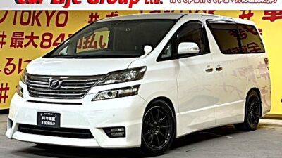 VELLFIRE ヴェルファイア　2.4Z　【カスタム】【１年保証】✨大人気カスタム車両！クロススピード１８インチAW＆ローダウン✨🎉純正HDDナビ🗾ワンセグＴＶ📺＆DVD📀走行中視聴可能😃夜間でも安心HIDヘッドライト・イエローフォグライト✨楽々両側パワースライドドア😆万が一の際でも安心ドライブレコーダー装備💺　障害物センサー&バックカメラで見えにくい部分もカバーしてくれます👀車内は高級感溢れるウッドパネル＆コンビステアリング🌜TOKYO店専用HPにて更新中❗ carlifegroup.tokyo.jpで検索🕵️‍♂️🌛
