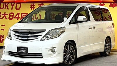 ALPHARD　アルファード　240Sプライムセレクション2　【特別仕様車】【カスタム】🌈開放感抜群のサンルーフ🌈大人気モデリスタのエアロ仕様✨注目を集めるクレンツェ19インチAW✨両側電動スライドドア＆電動バックドア装備‼️アルカンターラシートで座り心地が最高‼️HIDヘッドライトで夜間も明るく安全走行🚗ウォークスルー・キャプテンシート💺オットマンなど高級感溢れる室内😊左右独立のデュアルエアコンや後席独立のWエアコンなど車内の空調も快適🎶メモリーナビ📺フルセグTV・DVD📀ETC🖥️TOKYO店専用HPにて更新中❗ carlifegroup.tokyo.jpで検索🕵️‍♂️🌛
