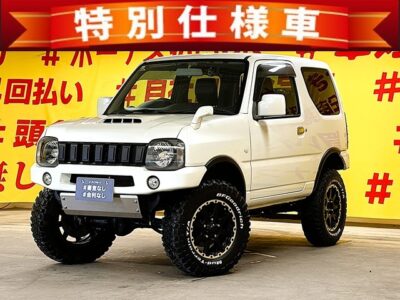 Jimny　ジムニー　ランドベンチャー【特別仕様車】【４ＷＤ】【カスタム】✨ターボ車✨RPG製３インチリフトUP🎉クロスカントリー車の魅力を表現したコンパクトオフローダー✨社外16インチ＆ホワイトレターオフロード専用タイヤ装着💪アピオ社外マフラー😆専用レザーシート🔥寒い時期にうれしいシートヒーター装備🔥ミツビシメモリーナビ🗾地デジワンセグTV📺DVD📀走行中視聴可能❗💎TOKYO店専用HPにて更新中❗ carlifegroup.tokyo.jpで検索🕵️‍♂️🌛