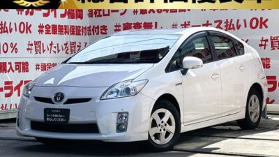 PRIUS プリウス S【総合評価優良車】 月々2万円台~OK✨低走行4万キロ台✨低燃費ハイブリッド人気No.1パールカラー✨カタログ燃費・JC08モード30.4km/L🍃純正メモリーナビ🗾CD📀📺走行中映像視聴可能👀ステアリングリモコンで楽々操作🌈駐車も安心バックカメラ📹前後ドライブレコーダーで安心録画📹コーナーセンサー付きで狭い場所も楽々✨スマートキープッシュスタートでエンジン始動までラクチン🔥🔥納車時新品タイヤ装着🌈車検2年付🚗🚗福岡店専用HPでも在庫確認可能‼✨ 【carlifegroup.fukuoka.jp/】で検索🕵️♂️