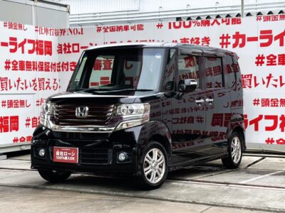 N-BOX　カスタム　G・Lパッケージ 　月々２万円台～ＯＫ💎✨カロッツェリア楽ナビ🗾ＤＶＤ💿Ｂｌｕｅｔｏｏｔｈ📱フルセグＴＶ内蔵型📺走行中映像視聴可能👌安心のバックカメラ装備👀両側スライド・左側パワースライドドアー🌈🍃カタログ燃費ＪＣ０８モード２４．２ｋｍ／Ｌの低燃費🍃アイドリングストップ付でエコ🍃🚗福岡店専用HPでも在庫確認可能‼✨【carlifegroup.fukuoka.jp/】で検索🕵️‍♂️