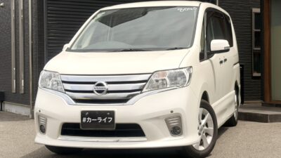 セレナ HWS マルチセンターシートやシートバックテーブル&サンシェード付きで後席も快適✌️ 障害物センサーやバックカメラ、ドライブレコーダー搭載で安心💫 両側パワースライドドアで乗り降りラクチンです✨ 🌜大阪店専用HPも要チェック❗carlifegroup.jp で検索🕵️♂️ Instagram・Twitter・TikTokも随時更新中❗❗🌛《1年保証付》