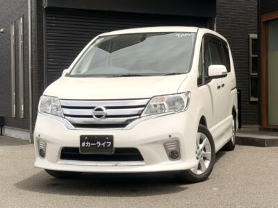 セレナ　HWS　マルチセンターシートやシートバックテーブル＆サンシェード付きで後席も快適✌️　障害物センサーやバックカメラ、ドライブレコーダー搭載で安心💫　両側パワースライドドアで乗り降りラクチンです✨　🌜大阪店専用HPも要チェック❗carlifegroup.jp で検索🕵️‍♂️　Instagram・Twitter・TikTokも随時更新中❗❗🌛《1年保証付》