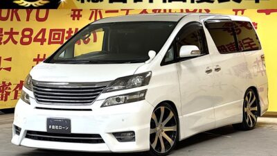 VELLFIRE ヴェルファイア 2.4Z プラチナセレクション【特別仕様車】【総合評価優良車】【カスタム】🚨TEIN製車高調&VENERDi20インチAW&レザー調シートカバー装着🚨純正HDDナビ🛣️地デジフルセグTV📺DVD📀Bluetooth📱🎶駐車時安心のバックカメラ付👀両側パワースライドドア装備でお子様連れでも乗り降り楽々😍パワーバックドア🚪なので荷物を持っていてもで開閉がスムーズです😊👌大人気の7人乗りモデル・2列目オットマン付きキャプテンシート💺後席フリップダウンモニター装備でお子様も飽きずに遠出できます🚗HIDヘッドライト&フォグランプで夜間も明るく安全走行💡🌜TOKYO店専用HPにて更新中❗ carlifegroup.tokyo.jpで検索🕵️♂️🌛《1年保証付》
