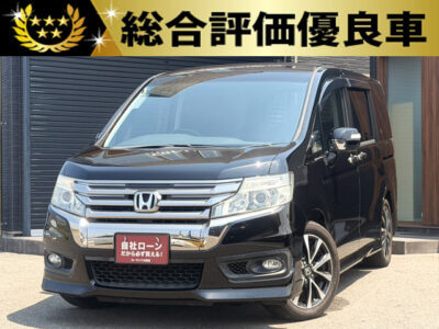 ステップワゴン　Z　クールスピリット【総合評価優良車】　後席はフリップダウンモニター搭載でお子様連れの方にもオススメですっ😯✨　乗り降りのラクチン両側パワースライドドア搭載📌🫧　3列目のシートを収納すればトランク広々空間で大きい荷物も載せる事可能🚗✨　🌜大阪店専用HPも要チェック❗carlifegroup.jp で検索🕵️‍♂️　Instagram・Twitter・TikTokも随時更新中❗❗🌛《1年保証付