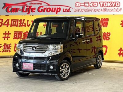 N-BOX　カスタム GLパッケージ　【車検2年付】💎走行８万ｋｍ台低走行💎夜間でも明るいHIDヘッドライト🔦純正メモリーナビ🗾CD📀SD🎶📱USB👀コンパクトなのに室内広々で家族でのお出かけにもドライブにもぴったり🚗✨高い天井で乗り降りも荷物の積み込みも楽々🎶後席はフルフラットにできるので大きな荷物を積むのも便利です🙌両側スライド・左側パワースライドドアで乗り降りも楽々🍃タイヤ4本新品交換🌜TOKYO店専用HPにて随時更新中❗ carlifegroup.tokyo.jpで検索🕵️‍♂️🌛《1年保証付》