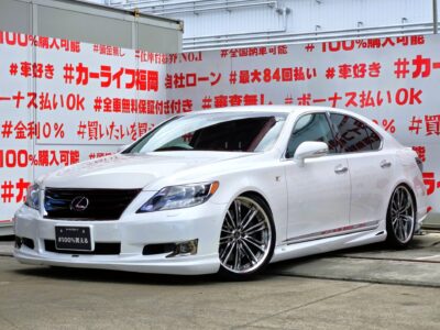 LEXUS　レクサス　LS460　バージョンSZ　＂中期型＂【カスタム】💎クレンツェ２１インチＡＷ＆ＴＯＭ’Ｓハーフフルエアロ装着済💎エアサスコントローラー付で簡単ローダウン🔥ＬＳ６００ｈ用３眼ＬＥＤヘッドライト装着で夜間走行もバッチリ🔦純正ＨＤＤマルチナビ🗾ＤＶＤ６連チェンジャー📀Ｂｌｕｅｔｏｏｔｈ🎶📱📞フルセグＴＶ内蔵型📺本革エア―シート💺シートエアコン🌀シートヒーター🔥装備車🚘パドルシフトで簡単シフトチェンジ・スポーツモードもＯＫ🏁レクサスプレミアムサウンドで高音質も楽しめる🎉🚗福岡店専用HPでも在庫確認可能‼✨ 【carlifegroup.fukuoka.jp】で検索🕵️‍♂️