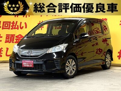 FREED　フリードHV　ジャストセレクション　【総合評価優良車】　【車検2年付】　純正ギャザーズナビ🎶地デジフルセグTV&DVD視聴可能💿📺Bluetoothオーディオでスマホから音楽再生できます！　両側パワースライドドアで人の乗り降りや荷物の出し入れラクラクです💖✨大人気の６人乗りで3列目迄ウォークスルーが可能👀🎶高速運転時に運転補助をしてくれるクルーズコントロール付で運転が楽しいです😊　夜間でも明るいHIDヘッドライト👀　✨納車時タイヤ4本新品✨　🌛TOKYO店専用HPにて更新中❗ carlifegroup.tokyo.jpで検索🕵️‍♂️🌛