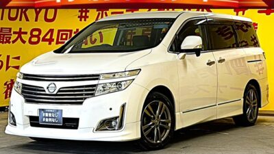 ELGRAND エルグランド ２５０ハイウェイスター　アーバンクロム【特別仕様車】月々2万円台～OK✨社外HDDナビ🗾ＣＤ・ＤＶＤ💿🎶フルセグＴＶ内蔵型📺走行中映像視聴可能👀アルパインフリップダウンモニター📺高級感のあるハーフレザーシート✨後席独立のWエアコン🌀強い日差しもカットできるサンシェードなど過ごしやすい空間🍀😊両側パワースライドドアー🚪女性でも楽々開閉🚪ＨＩＤヘッドライト＆フォグランプで夜間の明るさも確保🌛TOKYO店専用HPにて更新中❗ carlifegroup.tokyo.jpで検索🕵️‍♂️🌛