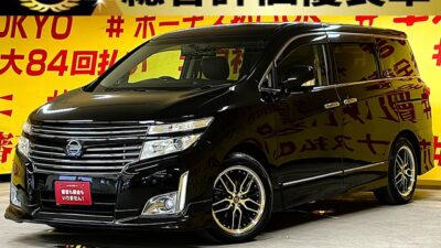 ELGRAND エルグランド 350ハイウェイスター【総合評価優良車】【車検2年付】👑高級感のある黒革ハーフレザーシート+助手席&二列目オットマン付きキャプテンシートの豪華な7人乗りモデル✨後席フリップダウンモニターも搭載しておりますのでドライブ時も楽しめます😆ワンタッチオープンの両側パワースライドドアで乗り降り楽々👪バックカメラ&アラウンドビューモニターで駐車時の後方の安全もバッチリです🎥AMEシュタイナー18インチAWで足元もオシャレに🌟総排気量3498cc最高出力280ps最大トルク35.1kg🔥V型6気筒DOHCエンジン搭載🌟 🌛TOKYO店専用HPにて更新中❗ carlifegroup.tokyo.jpで検索🕵️♂️