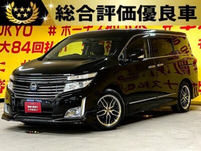ELGRAND　エルグランド　350ハイウェイスター【総合評価優良車】【１年保証】【車検２年付】👑高級感のある黒革ハーフレザーシート+助手席&二列目オットマン付きキャプテンシートの豪華な7人乗りモデル✨後席フリップダウンモニターも搭載しておりますのでドライブ時も楽しめます😆ワンタッチオープンの両側パワースライドドアで乗り降り楽々👪バックカメラ&アラウンドビューモニターで駐車時の後方の安全もバッチリです🎥AMEシュタイナー18インチAWで足元もオシャレに🌟総排気量3498cc最高出力280ps最大トルク35.1kg🔥Ｖ型6気筒DOHCエンジン搭載🌟　🌛TOKYO店専用HPにて更新中❗ carlifegroup.tokyo.jpで検索🕵️‍♂️