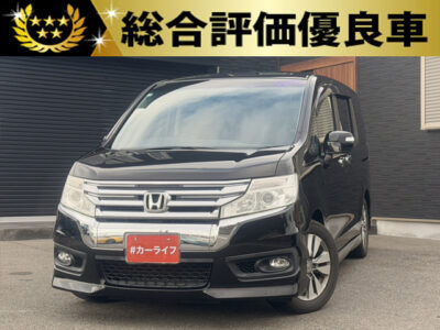 ステップワゴン　スパーダ　Z【総合評価優良車】　お子様が居る家庭にはありがたいフリップダウンモニター付き📌✨　ホンダ独自の低床設計によって広々空間だから大人数で出かけてもゆったり乗れます🚗💫　ウィンタースポーツ好きな方にはありがたいスタッドレスタイヤ付き✨　3列目シート床下収納可能なため広々とした荷室でたくさん荷物を載せられます🚗💫　🌜大阪店専用HPも要チェック❗carlifegroup.jp で検索🕵️‍♂️　Instagram・Twitter・TikTokも随時更新中❗❗🌛《1年保証付》