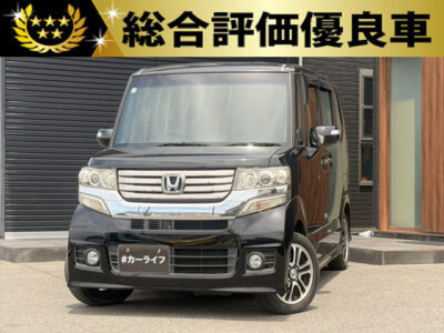 N-BOXカスタム　G　SSパッケージ【総合評価優良車】　《特別仕様車グレード》　Bluetoothオーディオ搭載の純正SDナビでお好きな音楽を楽しめます✨　両側パワースライド付きなので、後席への乗り降りもラクラク👍　天井がとても高く圧迫感を感じにくい充実の室内空間です👐　🌜大阪店専用HPも要チェック❗carlifegroup.jp で検索🕵️‍♂️　Instagram・Twitter・TikTokも随時更新中❗❗🌛《1年保証付》