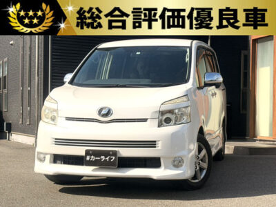 ヴォクシー　ZS　煌Ⅱ　【総合評価優良車】≪特別仕様グレード≫　～8人乗りtype～　メッキパーツでエクステリアデザインにこだわった特別仕様車『キラメキⅡ』グレード💎　純正HDDナビでBluetoothオーディオ接続可能🎵　両側パワースライドドアで乗り降りもラクラク🚪　パドルシフトで細かなドライブ操作もできちゃいます🏁　バックカメラで駐車時も見やすく安心📷️　🌜大阪店専用HPも要チェック❗carlifegroup.jp で検索🕵️‍♂️　Instagram・Twitter・TikTokも随時更新中❗❗🌛《1年保証付》