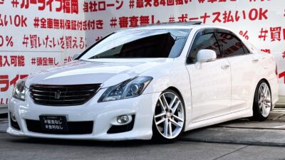 CROWN　クラウン　3.5アスリート　【カスタム】　車高調ローダウン🚗２００系クラウンアスリート後期純正ホイール＆ハイブリットグリル装着で程よい純正カスタム🛞オイルパン鉄板加工済み‼️アリーナホーンⅢ装着🔥大解放🌞サンルーフ付😚本革シート＆パワーシート＆シートエアコン付で高級感と快適性抜群💺リアシートもパワーシート付✨純正マルチナビ🗾ＤＶＤ📀Ｂｌｕｅｔｏｏｔｈ🎶📱📞フルセグＴＶ内蔵型📺走行中映像視聴可能👀４色切りかえ可能フォグランプ🔦車検２年付🌈🚗福岡店専用HPでも在庫確認可能‼✨ 【carlifegroup.fukuoka.jp/】で検索🕵️‍♂️