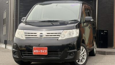 セレナ 20S Vセレクション 【ユーザー買取車】月々19,000円でお乗りいただけるお手軽ミニバン🌈 走行距離も7万Km台とまだまだ走れます🌌 マルチセンターシート、ウォークスルー可能で車内の移動やシートアレンジも自由自在🤙 バックカメラも付いており駐停車も安心📷️ 月々お支払いの負担を少なくミニバンを乗りたい方は必見です👀 🌜大阪店専用HPも要チェック❗carlifegroup.jp で検索🕵️♂️ Instagram・Twitter・TikTokも随時更新中❗❗🌛《1年保証付》