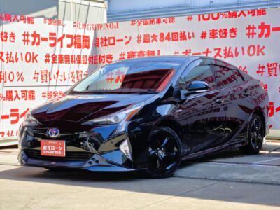 PRIUS プリウス　Ａツーリングセレクション【カスタム】💎ＴＲＤハーフフルエアロ装着車・走行６万ｋｍ台💎コーナーセンサー＆ブラインドスポットモニター（ＢＳＭ）＆レーンディパーチャーアラート（ＬＤＡ）＆プリクラッシュセーフティーシステム等安全装備多数💎純正９インチＳＤナビ🗾ＤＶＤ💿Ｂｌｕｅｔｏｏｔｈ🎶📱📞フルセグＴＶ内蔵型📺走行中映像視聴可能👀ＬＥＤヘッドライト・ＬＥＤフォグ・オートＨｉビーム機能付💡レーダークルーズコントロール・高速走行も追尾機能で楽々運転🚗黒本革シート💺前席シートヒーター🔥快適装備多数👍ドライブレコーダ付で安心録画ＯＫ📹🚗福岡店専用HPでも在庫確認可能‼✨【carlifegroup.fukuoka.jp/】で検索🕵️‍♂️