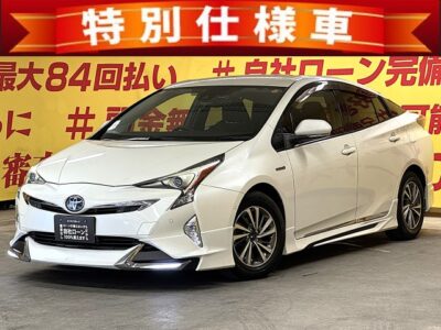 PRIUS　プリウス　Sセーフティプラス 【特別仕様車】【カスタム】【車検２年付】低走行７万キロ台🌈社外フルエアロ＆モデリスタ１７インチAW装着🌈魅力的なトヨタセーフティセンス搭載で安全装備バッチリです👌純正ＨＤＤナビ🗾ＤＶＤ💿CD📀🎶Ｂｌｕｅｔｏｏｔｈ🎶📱フルセグＴＶ内蔵型📺ＬＥＤデイライト・ＬＥＤヘッドライト・ＬＥＤフォグ・オートハイビーム機能付💡ETC＆レーダークルーズコントロール付で高速走行も追尾機能で楽々運転🚗✨カタログ燃費ＪＣ０８モード🍂３７．２ｋｍ／Ｌのお財布に優しい低燃費✨🌜TOKYO店専用HPにて更新中❗ carlifegroup.tokyo.jpで検索🕵️‍♂️🌛《1年保証付》