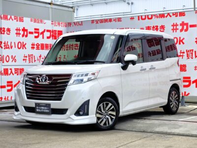 ROOMY　ルーミー　カスタムG　後期型　【車検２年付】　＂上級グレード＂💎コンパクトハイトワゴン・令和１年式・走行７万ｋｍ台💎純正フロントハーフスポイラー装着済💎純正９インチＳＤナビ🗾ＤＶＤ📀Ｂｌｕｅｔｏｏｔｈ🎶📞フルセグＴＶ内蔵型📺走行中映像視聴可能🌞両側パワースライドドア・ワンプッシュオープナー付で開閉楽々🚪衝突回避支援システム・スマートアシスト搭載🌈ＬＥＤヘッドライト＆ＬＥＤフォグランプで夜間の視野性もバッチリ💡🚗福岡店専用HPでも在庫確認可能‼✨ 【carlifegroup.fukuoka.jp/】で検索🕵️‍♂️