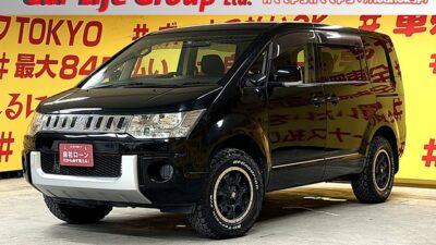 DELICA　デリカD5　M　【カスタム】【4WD】【車検2年付】　パートタイム式４WDで自由自在に2WD・4WDの切り替えが可能🚙人気ホイール（ＸＴＲＥＭＥーＪ ＸＪ０４）ＢＦＧｏｏｄｒｉｃｈ ＡＬＬーＴｅｒｒａｉｎ Ｔ／Ａ ＫＯ２タイヤ（ホワイトレター）　２３５／７０Ｒ１６装着済🔥レジャーやキャンプなどアウトドアに最適な1台✨大家族にオススメな8人乗り✨イクリプスSDナビ🗾CD・DVD💿Bluetooth🎶フルセグＴＶ内蔵型📺走行中映像視聴可能😁ALPINE製フリップダウンモニターで後席の方でもTVやDVDが楽しめます🎵両側スライドドア＆左側電動スライドドアで楽々開閉可能📣夜間でも明るいＨＩＤヘッドライト🔥　駐車時に安心なバックカメラ付きです✨　🌛TOKYO店専用HPにて更新中❗ carlifegroup.tokyo.jpで検索🕵️‍♂️🌛