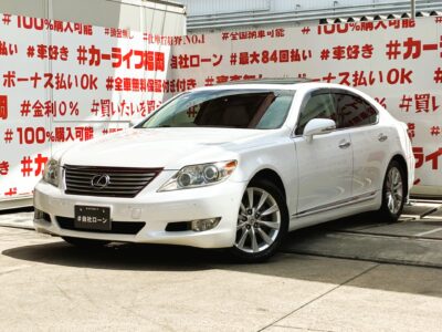 LEXUS　レクサス　ＬＳ４６０　【ユーザー買い取り車】★中期型・パールカラー★走行６万ｋｍ台😲❢❢人気オーディオメーカー🎶マークレビンソン・リファレンスサラウンドシステム搭載車♬ＤＶＤ６連奏📀・ミュージックサーバー📓・Bluetoothオーディオ接続📞・地デジフルセグTV内蔵📺多機能メディア🎶手のひらにフィット！！ガングリップステアリング！！年中快適🍃本革ベージュパワーシート・💺シートベンチレーション🌊＆ヒーター☀装備💺🚗福岡店専用HPでも在庫確認可能‼✨ 【carlifegroup.fukuoka.jp】で検索🕵️‍♂️