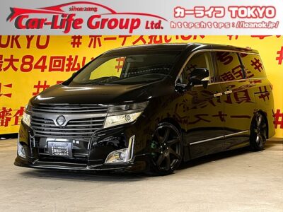 ELGRAND エルグランド 250ハイウェイスター【車検２年付】社外ディスプレイオーディオ＆後席フリップダウンモニター✨７人乗りキャプテンシート＆オットマン付き💺🚗２列目＆３列目サイドシェード付きでプライバシー・ＵＶ効果もバッチリ🌞HKS車高調＆社外１９インチAW✨フロントリップスポイラーで見た目もGOOD🚗お問い合わせはお早めに📞TOKYO店専用HPにて更新中❗ carlifegroup.tokyo.jpで検索🕵️‍♂️🌛《1年保証付》