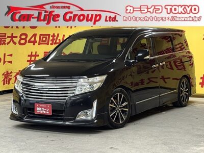 ELGRAND　エルグランド　350ハイウェイスター　プレミアム　👑高級感のある全席革シート&助手席オットマン&2列目オットマン付きキャプテンシート👑TEIN製車高調でローダウン＆社外18インチAW装着🌈純正ナビ🗾地デジフルセグTV📺Bluetooth📱DVD📀✨後席の方も嬉しいフリップダウンモニター付き📺ワンタッチで開閉可能な両側パワースライドドアなので乗り降りがラクラク👪パワーバックドア装備で女性でも楽々バックドアの開閉可能です⭐夜間でも明るいHIDヘッドライト&フォグランプ🔦🌛TOKYO店専用HPにて更新中❗ carlifegroup.tokyo.jpで検索🕵️‍♂️🌛《1年保証》