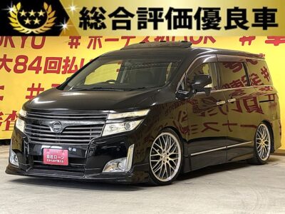 ELGRAND エルグランド ２５０ハイウェイスター　アーバンクロム【特別仕様車】【総合評価優良車】【カスタム】🌞開放感のあるツインサンルーフ🌞ブリッツ車高調＆ロクサーニ２０インチアルミ装着でローダウン車両🚗👌アルパインＨＤＤナビ🗾ＣＤ・ＤＶＤ💿🎶フルセグＴＶ内蔵型📺走行中映像視聴可能👀アルパインフリップダウンモニター📺✨助手席・2列目オットマン付きキャプテンシート＆高級感のあるハーフレザーシート💺リアサイドシェード付きでプライバシー＆ＵＶ対策ＯＫ🌞ワンタッチ開閉可能な両側パワースライドドアで小さなお子様がいても乗り降り楽々🚪✨ＨＩＤヘッドライト＆フォグランプで夜間の明るさも確保💡🌛TOKYO店専用HPにて更新中❗ carlifegroup.tokyo.jpで検索🕵️‍♂️🌛《1年保証》